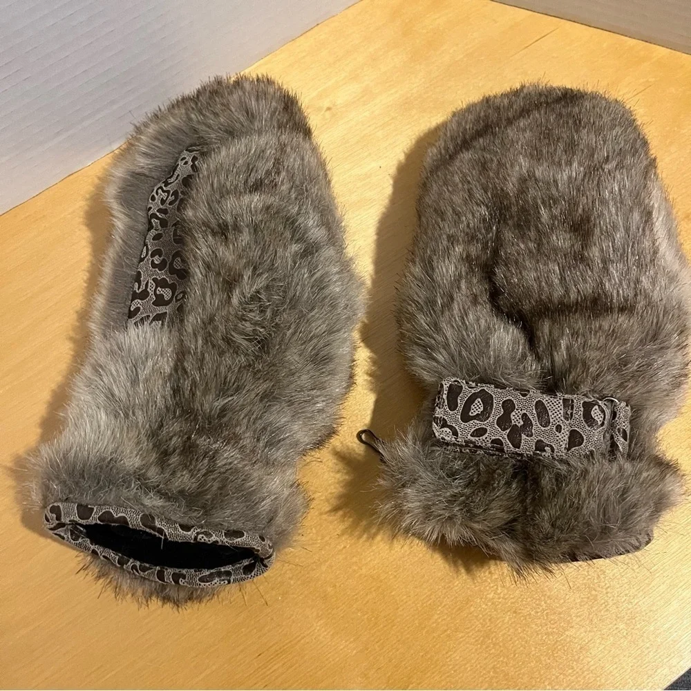 DeLux mittens gloves mitts fur furry Adjustable faux fur Brown Warm Fuzzy Sz M